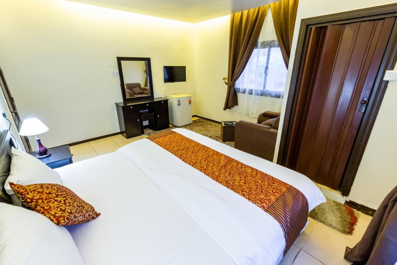 Al Eairy Furnished Apartments- Jeddah 1 Bagian luar foto